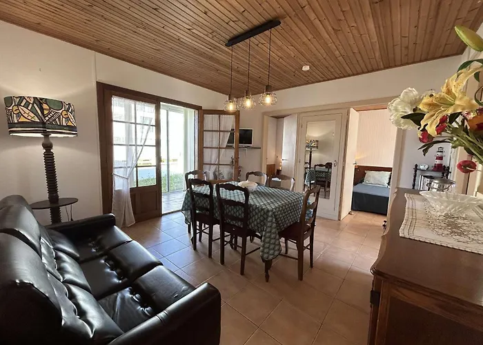 펜션 Maison 3 Pieces Pres De L'ocean, Cour Privee, Equipe, 5 Couchages - - Fr-1-224c-141 생장드몽